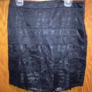 Larry Levine tiered lace skirt